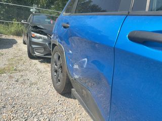 2017 Jeep Cherokee Altitude - Primary Damage Right Image